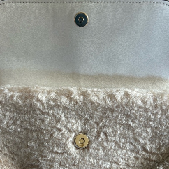 NEW Kate Spade Rosie Fur Belt Bag Purse Cream Sherpa
Crossbody - Picture 12 of 16